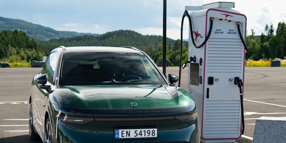 Strach z dojezdu elektroauta vs. realita českých silnic, chorvatský paradox a Zeekr 7X 1 000 km challenge